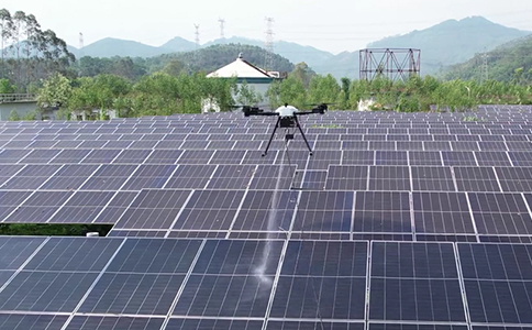 全自动光伏清洗无人机，50L水箱节水替代人工作业